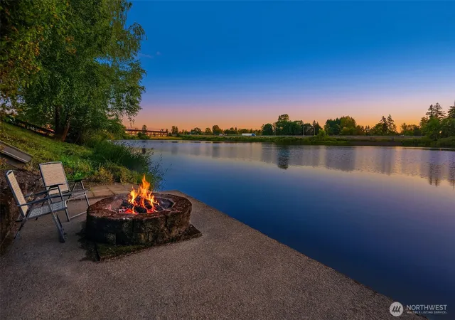 Single family home for sale at 405 Lakeshore Dr, Centralia, WA 98531 | MLS# NWM2589288