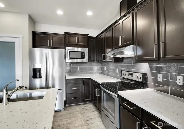 Photo 4 of Townhouse for sale at 7903 20th Avenue SE, Everett, WA 98203 | MLS# NWM2589289 | Listing updated on 2026-10-08