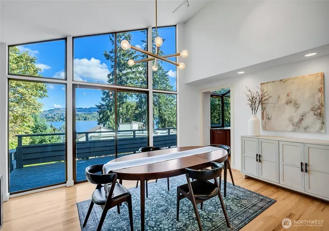 Photo 4 of Single family home for sale at 4408 E Mercer Way, Mercer Island, WA 98040 | MLS# NWM2589293 | Listing updated on 2026-10-02