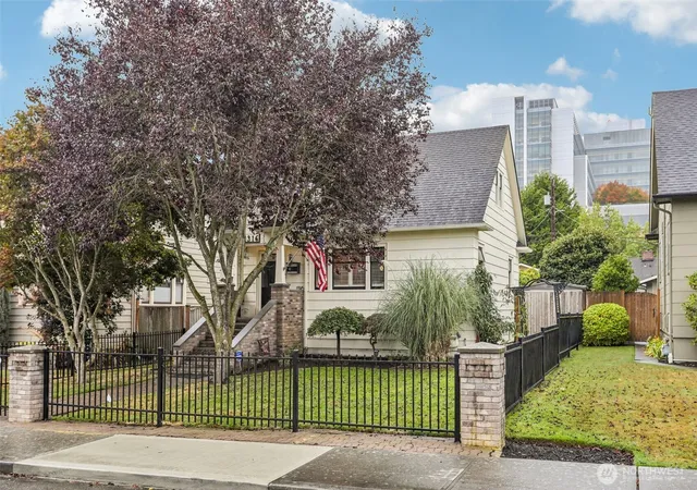 Single family home for sale at 1316 Lombard Ave, Everett, WA 98201 | MLS# NWM2589294