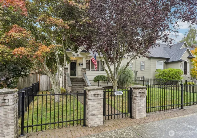 Photo 2 of Single family home for sale at 1316 Lombard Ave, Everett, WA 98201 | MLS# NWM2589294 | Listing updated on 2026-10-02