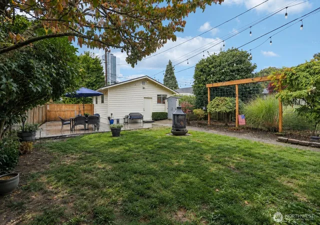 Photo 4 of Single family home for sale at 1316 Lombard Ave, Everett, WA 98201 | MLS# NWM2589294 | Listing updated on 2026-10-02