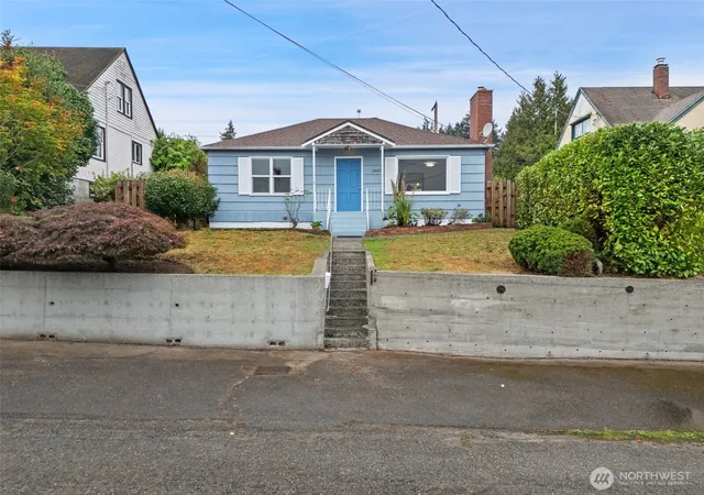 Photo 1 of Single family home for sale at 2447 N Wycoff Ave, Bremerton, WA 98312 | MLS# NWM2589298 | Listing updated on 2026-10-01
