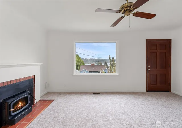 Photo 3 of Single family home for sale at 2447 N Wycoff Ave, Bremerton, WA 98312 | MLS# NWM2589298 | Listing updated on 2026-10-01