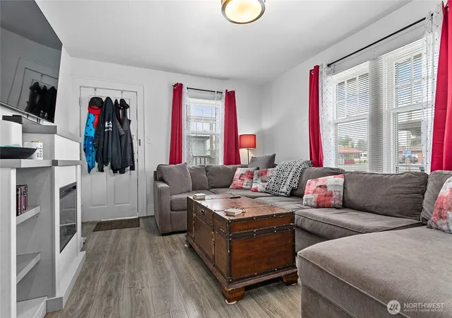 Photo 3 of Single family home for sale at 1404 S 2nd Street, Mount Vernon, WA 98273 | MLS# NWM2589304 | Listing updated on 2026-10-01