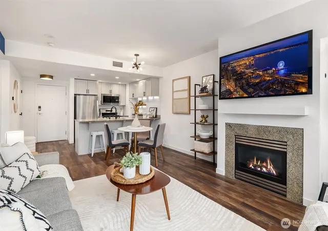 Photo 3 of Condo for sale at 1420 Terry Ave #603, Seattle, WA 98101 | MLS# NWM2589312 | Listing updated on 2026-10-02