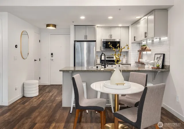 Photo 4 of Condo for sale at 1420 Terry Ave #603, Seattle, WA 98101 | MLS# NWM2589312 | Listing updated on 2026-10-02