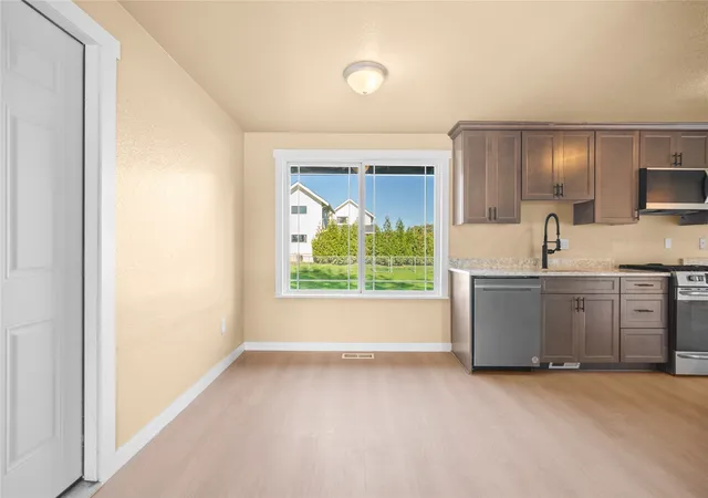 Photo 3 of Single family home for sale at 540 Morton St, Sumas, WA 98295 | MLS# NWM2589319 | Listing updated on 2026-10-29