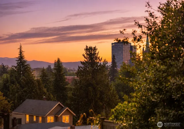 Photo 2 of Single family home for sale at 317 Ne 58th Street, Seattle, WA 98105 | MLS# NWM2589320 | Listing updated on 2026-10-01