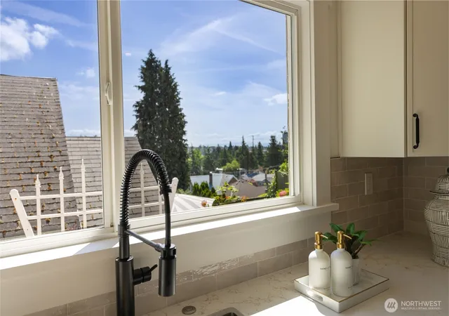 Photo 3 of Single family home for sale at 317 NE 58th Street, Seattle, WA 98105 | MLS# NWM2589320 | Listing updated on 2026-10-01
