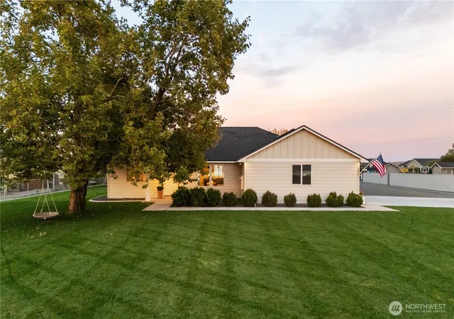 Photo 40 of Single family home for sale at 2467 Hanson Loop, Burbank, WA 99323 | MLS# NWM2589324 | Listing updated on 2026-10-01