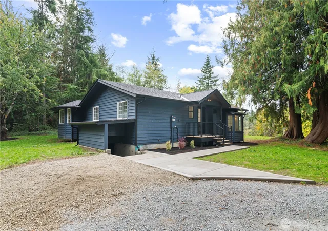 Photo 4 of Single family home for sale at 940 Hoppy Trl Way, Camano Island, WA 98282 | MLS# NWM2589333 | Listing updated on 2026-10-02