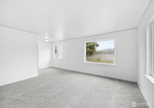 Photo 4 of Single family home for sale at 305 N Township St, Sedro Woolley, WA 98284 | MLS# NWM2589336 | Listing updated on 2026-10-01