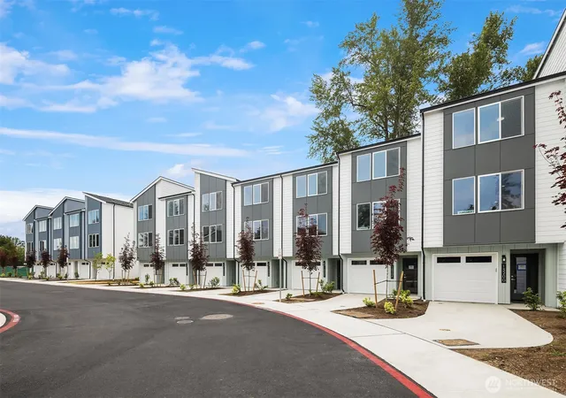 Photo 3 of Townhouse for sale at 1520 Holw Dale Pl #C, Everett, WA 98204 | MLS# NWM2589347 | Listing updated on 2026-10-02