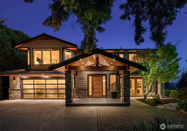 Photo 4 of Single family home for sale at 10229 NE 59th Street, Kirkland, WA 98033 | MLS# NWM2589351 | Listing updated on 2026-10-02