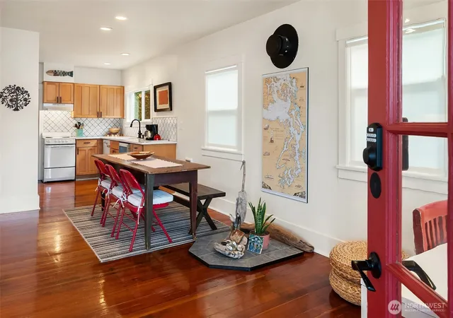 Photo 3 of Single family home for sale at 27730 Manzanita Beach SW, Vashon, WA 98070 | MLS# NWM2589353 | Listing updated on 2026-10-16