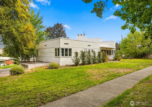 Photo 3 of Single family home for sale at 5 Park Ave, Yakima, WA 98902 | MLS# NWM2589354 | Listing updated on 2026-10-11