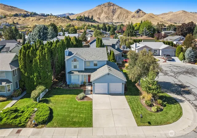Photo 3 of Single family home for sale at 710 Kriewald Ct, Wenatchee, WA 98801 | MLS# NWM2589356 | Listing updated on 2026-10-01