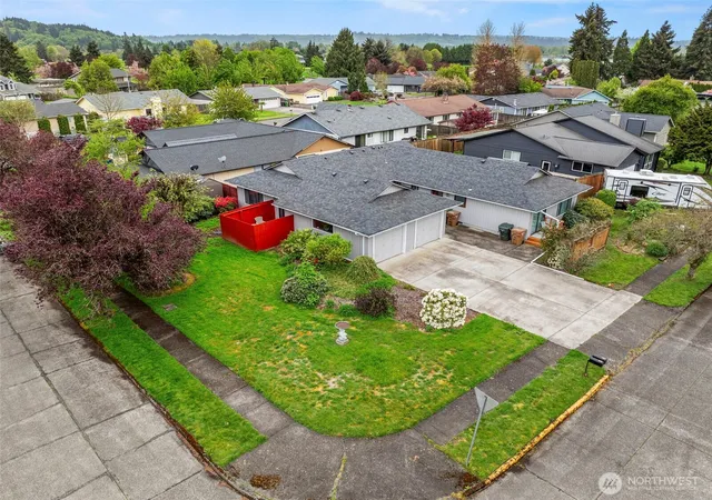 Photo 3 of Single family home for sale at 1 Teal St, Longview, WA 98632 | MLS# NWM2589366 | Listing updated on 2026-10-02