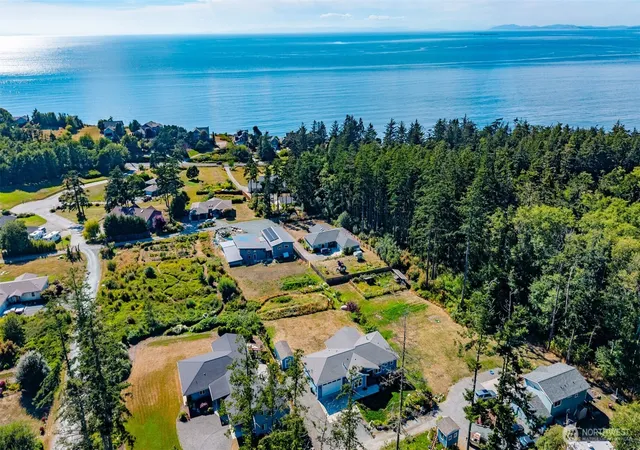 Single family home for sale at 1325 Great Horned Owl Ln, Oak Harbor, WA 98277 | MLS# NWM2589367