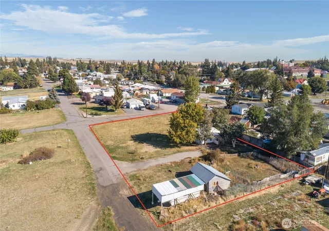 Photo 3 of Single family home for sale at 511 S Franklin Ave, Waterville, WA 98858 | MLS# NWM2589371 | Listing updated on 2026-10-09