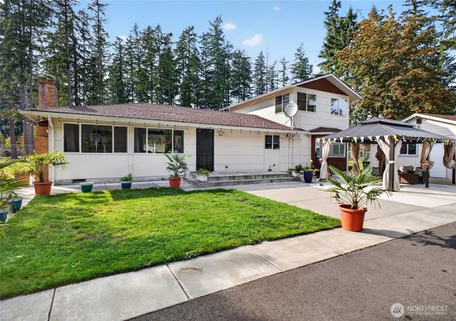 Photo 4 of Single family home for sale at 15818 SE 287th Street, Kent, WA 98042 | MLS# NWM2589376 | Listing updated on 2026-10-09