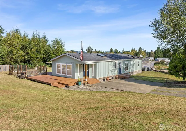 Manufactured home for sale at 814 Ocean Ave, Cosmopolis, WA 98537 | MLS# NWM2589377