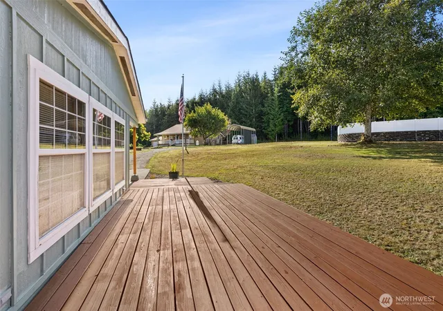 Photo 4 of Manufactured home for sale at 814 Ocean Ave, Cosmopolis, WA 98537 | MLS# NWM2589377 | Listing updated on 2026-10-20
