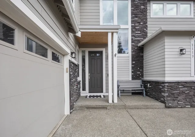 Photo 1 of Single family home for sale at 1113 25th Avenue Ct SW, Puyallup, WA 98373 | MLS# NWM2589381 | Listing updated on 2026-10-01