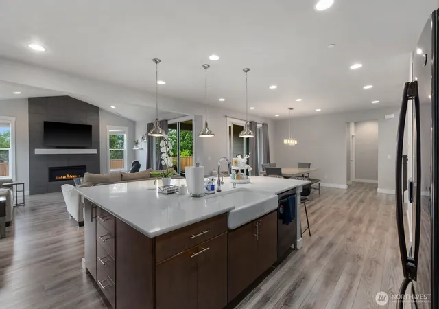 Photo 4 of Single family home for sale at 1113 25th Avenue Ct SW, Puyallup, WA 98373 | MLS# NWM2589381 | Listing updated on 2026-10-01