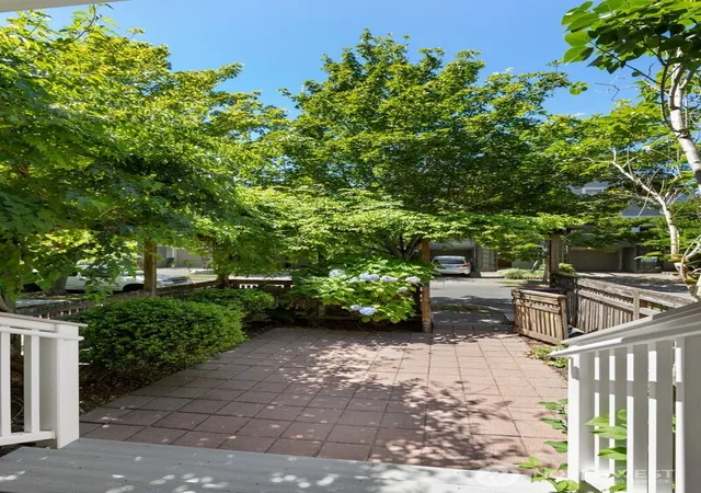 Photo 2 of Townhouse for sale at 6726 35th Place S, Seattle, WA 98118 | MLS# NWM2589390 | Listing updated on 2026-10-01
