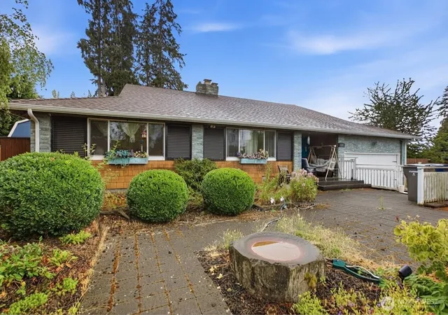 Photo 3 of Single family home for sale at 3210 Scenic Dr Se, Auburn, WA 98092 | MLS# NWM2589396 | Listing updated on 2026-10-01