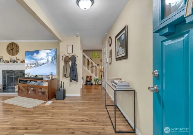 Photo 4 of Single family home for sale at 3210 Scenic Dr SE, Auburn, WA 98092 | MLS# NWM2589396 | Listing updated on 2026-10-01