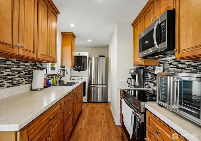 Photo 2 of Single family home for sale at 30628 2nd Avenue Sw, Federal Way, WA 98023 | MLS# NWM2589405 | Listing updated on 2026-10-12