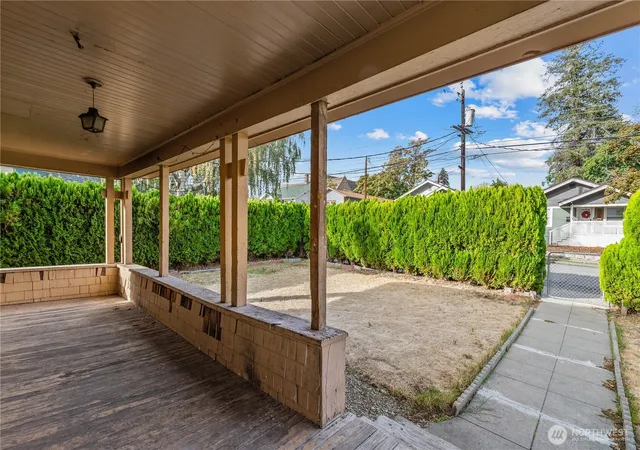 Photo 3 of Single family home for sale at 517 Malaga Ave, Wenatchee, WA 98801 | MLS# NWM2589407 | Listing updated on 2026-10-01