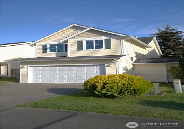 Photo 3 of Condo for sale at 10511 197th Street Ct E, Graham, WA 98338 | MLS# NWM2589411 | Listing updated on 2026-10-01
