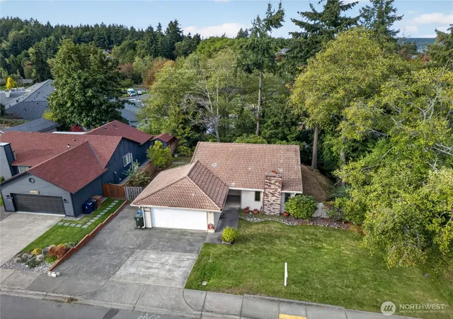 Photo 3 of Single family home for sale at 6401 N 51st Street, Tacoma, WA 98407 | MLS# NWM2589416 | Listing updated on 2026-10-01