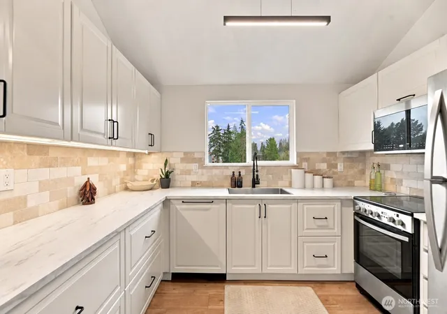 Photo 3 of Condo for sale at 820 Cady Rd #E305, Everett, WA 98203 | MLS# NWM2589423 | Listing updated on 2026-10-01