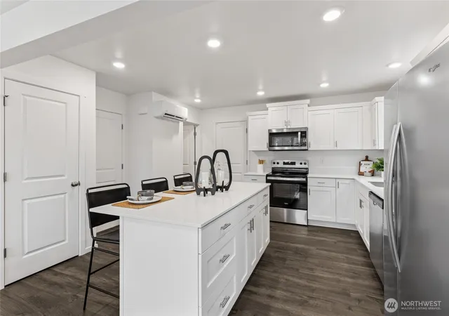 Photo 2 of Single family home for sale at 5170 Emily Way Ne #7, Olympia, WA 98516 | MLS# NWM2589424 | Listing updated on 2026-10-02