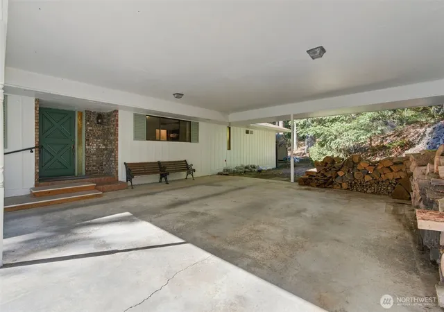 Photo 2 of Single family home for sale at 353 SE Crestview Dr, Chehalis, WA 98532 | MLS# NWM2589429 | Listing updated on 2026-10-17