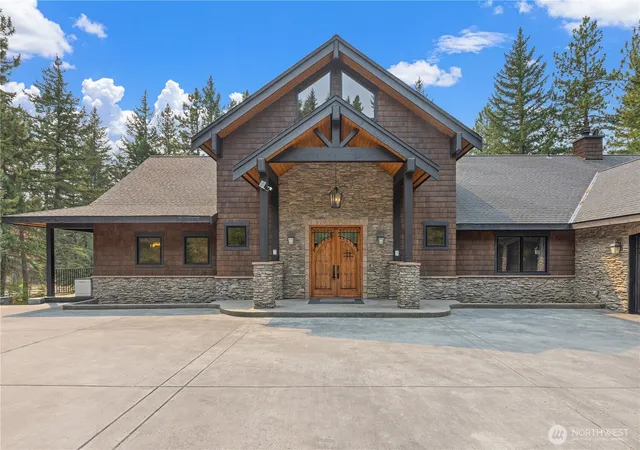 Photo 3 of Mansion for sale at 251 Evergreen Valley Loop Rd, Ronald, WA 98940 | MLS# NWM2589436 | Listing updated on 2026-10-01