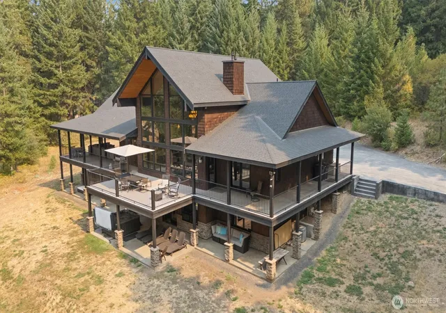 Photo 1 of Mansion for sale at 251 Evergreen Valley Loop Rd, Ronald, WA 98940 | MLS# NWM2589436 | Listing updated on 2026-10-01
