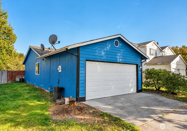 Photo 2 of Single family home for sale at 15481 166th Avenue SE, Monroe, WA 98272 | MLS# NWM2589445 | Listing updated on 2026-10-10