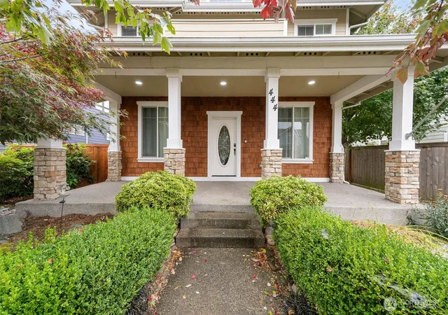 Photo 2 of Single family home for sale at 444 Bondgard Ave E, Enumclaw, WA 98022 | MLS# NWM2589455 | Listing updated on 2026-10-01