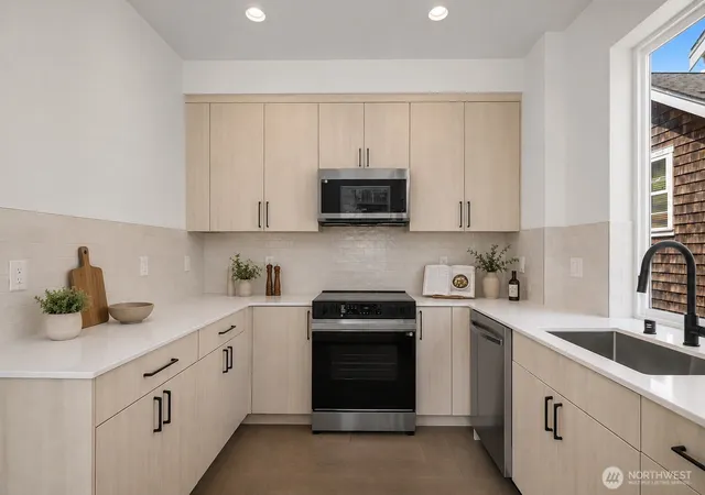 Photo 3 of Single family home for sale at 2538 14th Avenue W #E, Seattle, WA 98119 | MLS# NWM2589460 | Listing updated on 2026-10-01