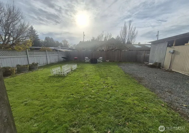 Photo 4 of Single family home for sale at 931 Mill Ave, Snohomish, WA 98290 | MLS# NWM2589464 | Listing updated on 2026-10-01
