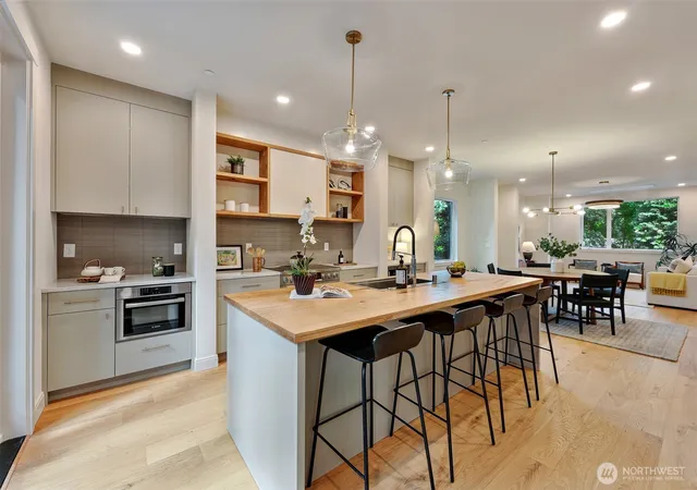 Photo 3 of Single family home for sale at 1709 Martin Luther King Jr Way, Seattle, WA 98122 | MLS# NWM2589471 | Listing updated on 2026-10-02