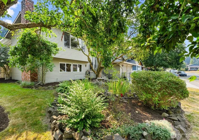 Photo 3 of Single family home for sale at 12817 48th Drive Se, Everett, WA 98208 | MLS# NWM2589483 | Listing updated on 2026-10-01
