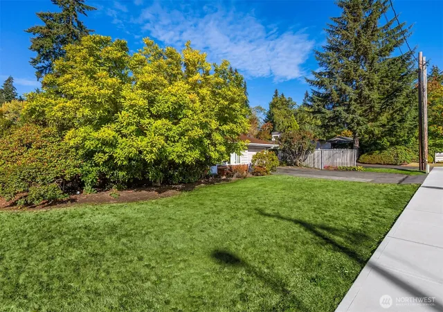 Photo 3 of Single family home for sale at 1129 Madison Ave N, Bainbridge Island, WA 98110 | MLS# NWM2589487 | Listing updated on 2026-10-01