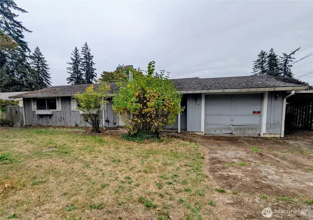 Single family home for sale at 1010 K St, Washougal, WA 98671 | MLS# NWM2589489